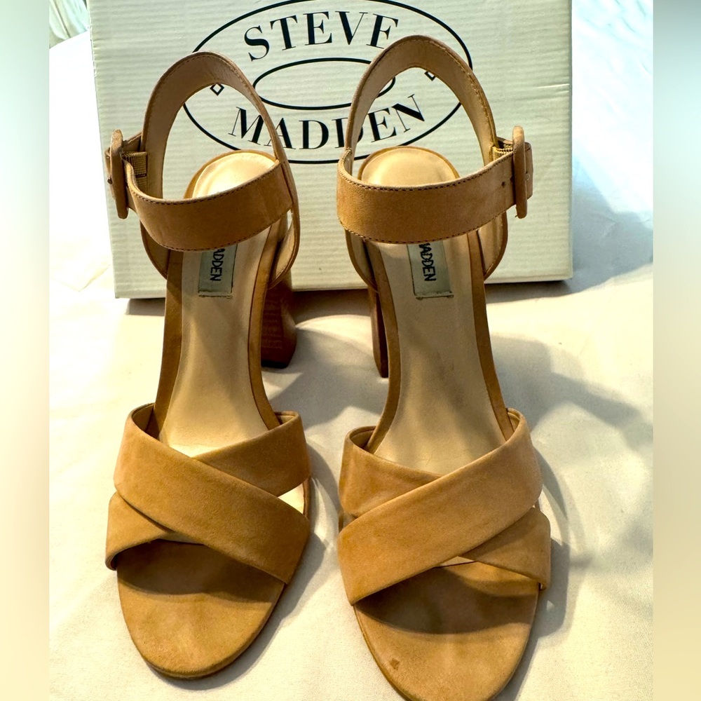 Steve Madden Peachy Camel Nutbuck high heel shoes size: 7.5